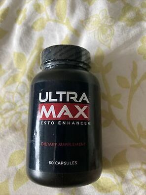 Photo of jar with UltraMax Testo Enhancer capsules commented by Heinrich from Berlin